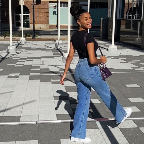 Meet your Posher, Brooke - Picture 1 of 1